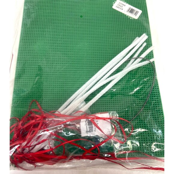 Betts Kit 761 Christmas Tree Pinwheel Plastic Canvas Needle Art Craft Kit - Picture 4 of 4